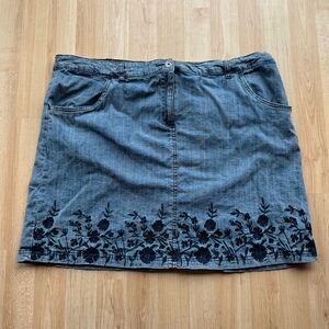 Karen Scott Denim Mini Skirt with floral embroidery size 18 Plus Size
